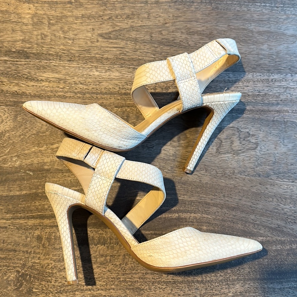 Vince Camuto Heels - Picture 3 of 6
